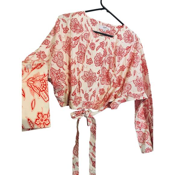 SAUNDERS COLLECTIVE Red Floral Long Sleeve Button Front Tie Waist Fredrique Top - Picture 9 of 11